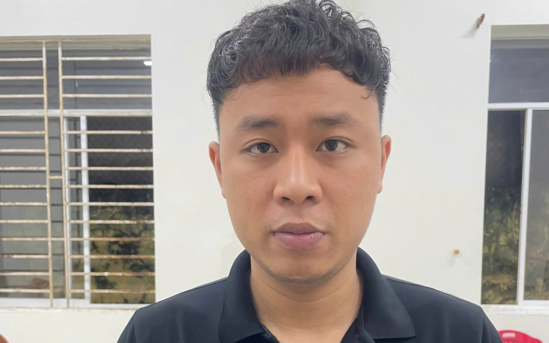 Người đ&agrave;n &ocirc;ng say xỉn, ẩu đả trong qu&aacute;n ăn, chống đối c&ocirc;ng an - Ảnh 1.