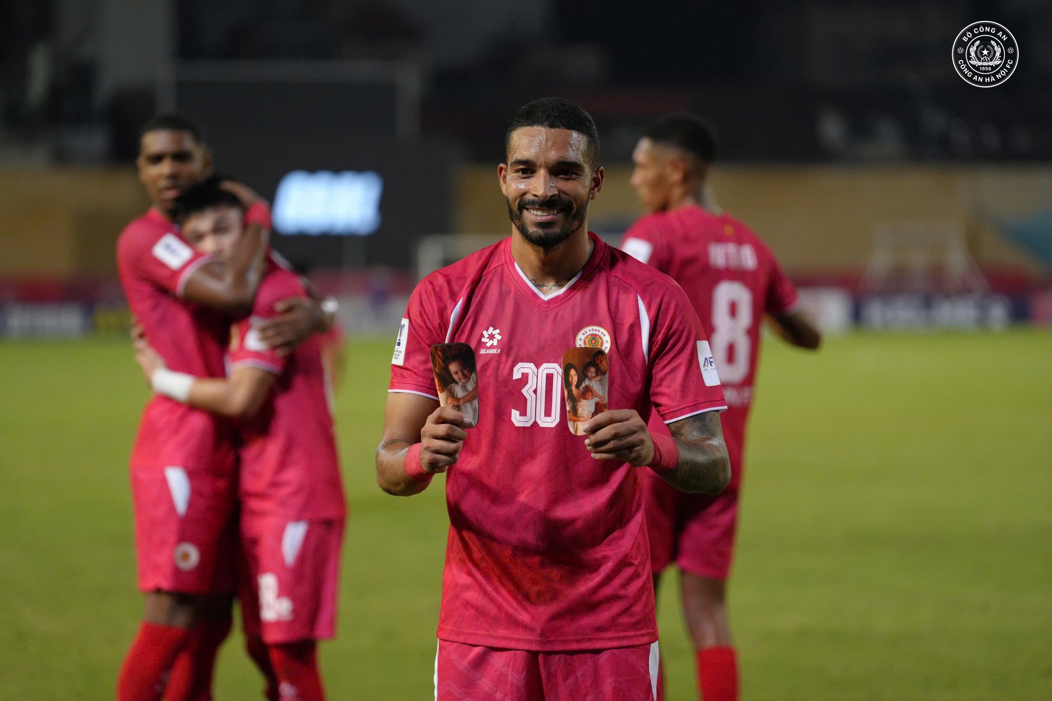 Chân sút China lập cú đúp vào lưới đội bóng của Hồng Kông - Trung Quốc - Ảnh 2.