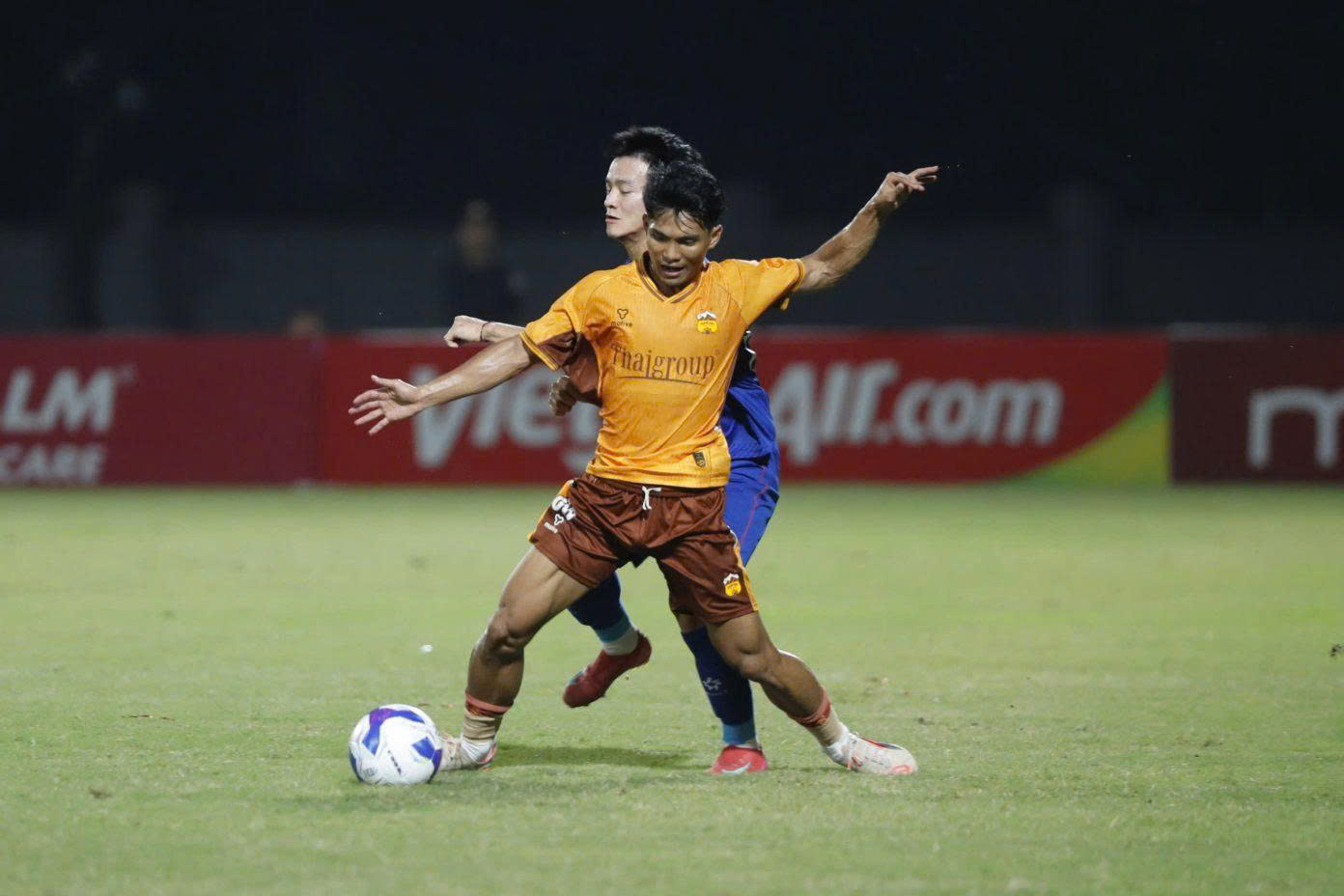 V-League 2025-2026: Màn so tài giữa "những người cùng khổ"- Ảnh 2.