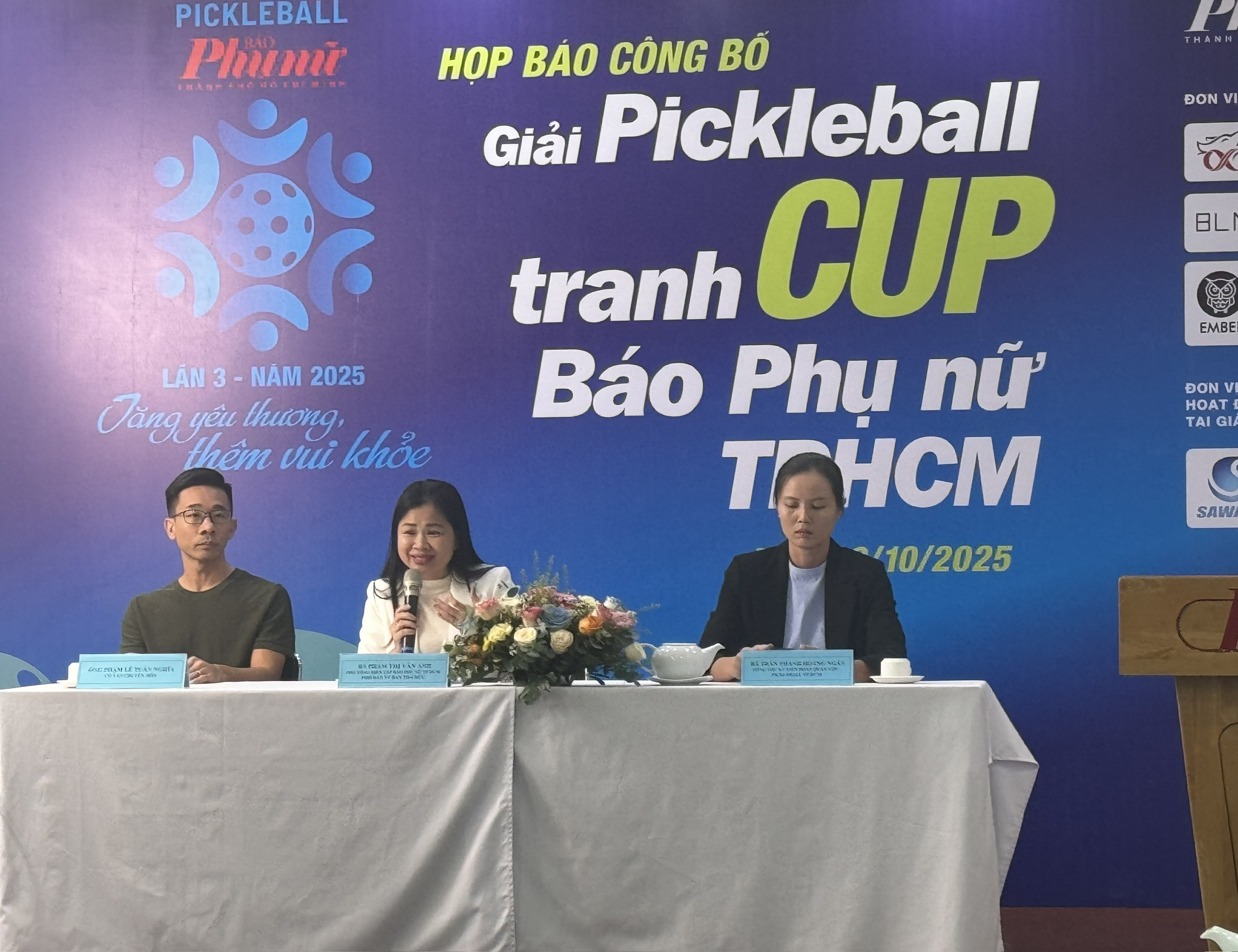 Giải pickleball Báo Phụ nữ TP HCM: "Tăng yêu thương - Thêm vui khỏe"- Ảnh 1.