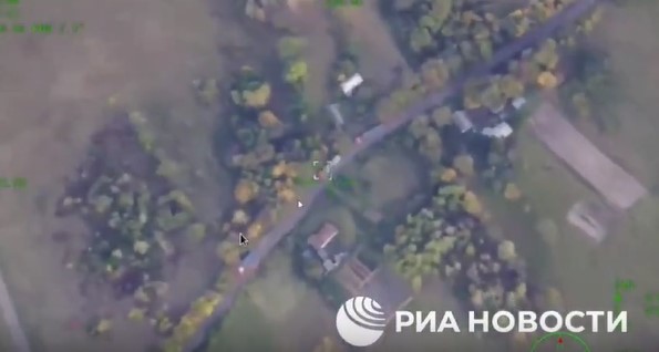 Nga phá hủy 100 drone 20 triệu USD, Ukraine cáo buộc Nga gây mất điện - Ảnh 1.