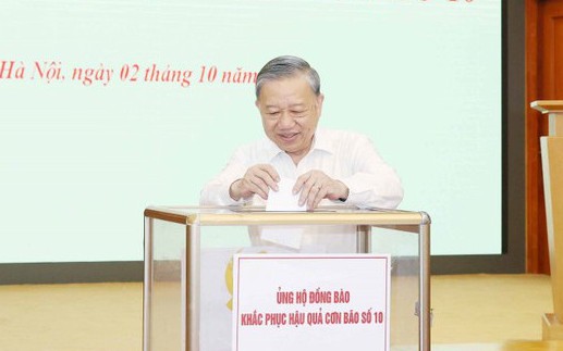 Bão Matmo giật cấp 11 gần vào Biển Đông- Ảnh 2.
