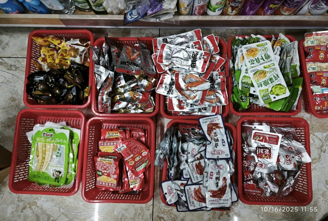 Phát hiện hàng nhập lậu Đà Nẵng tại chuỗi siêu thị mini H . Mart - Ảnh 3. Phát hiện hàng nhập lậu Đà Nẵng tại chuỗi siêu thị mini H . Mart - Ảnh 3.