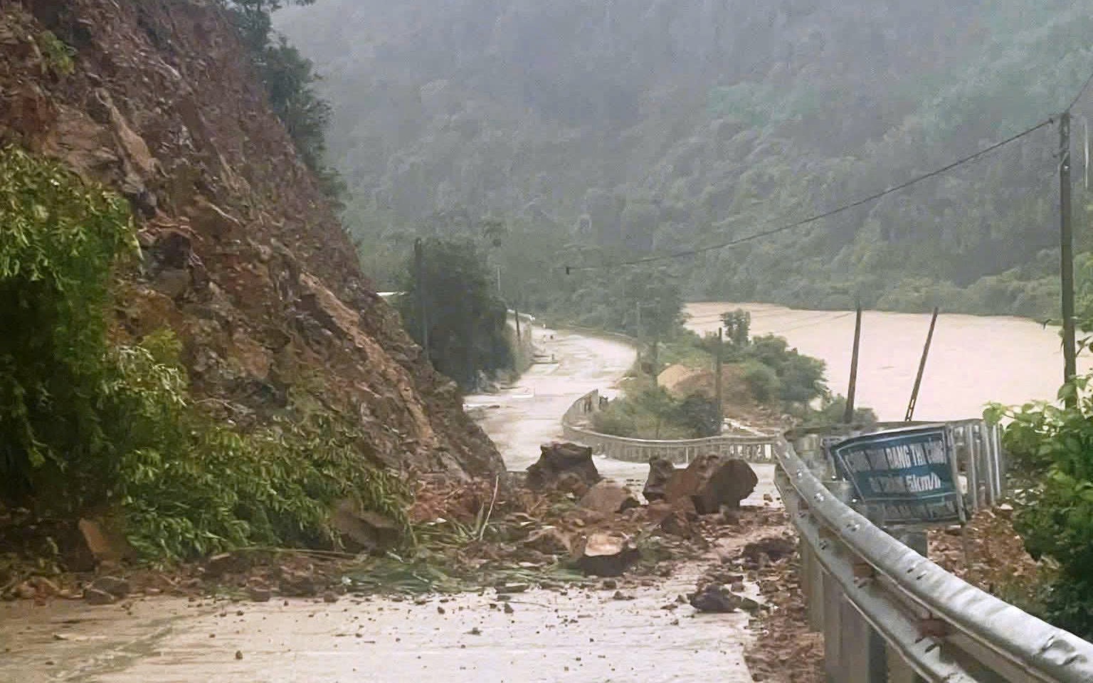 Gia Lai siết chặt an toàn, tạm dừng hoạt động du lịch đường biển trước bão số 12 - Ảnh 2.