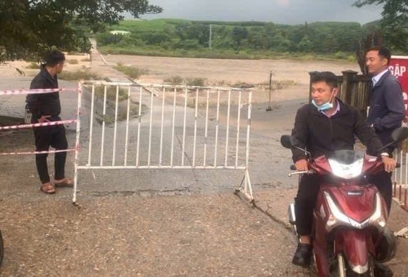 Lý Sơn tích trữ lương thực, phòng trường hợp bị cô lập cả tháng - Ảnh 2.