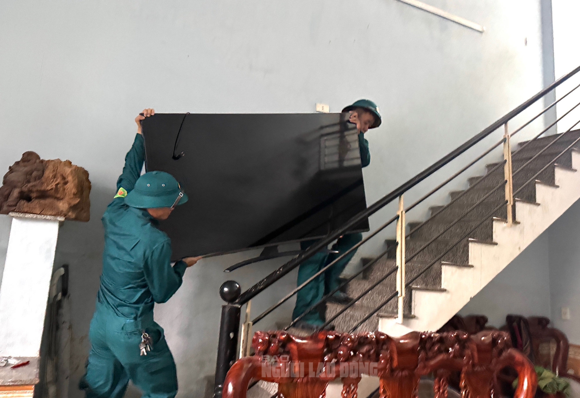 Khẩn trương ứng phó bão số 12 và mưa lớn ở Mẹ Suốt , Đà Nẵng - Ảnh 3. Khẩn trương ứng phó bão số 12 và mưa lớn ở Mẹ Suốt , Đà Nẵng - Ảnh 3.