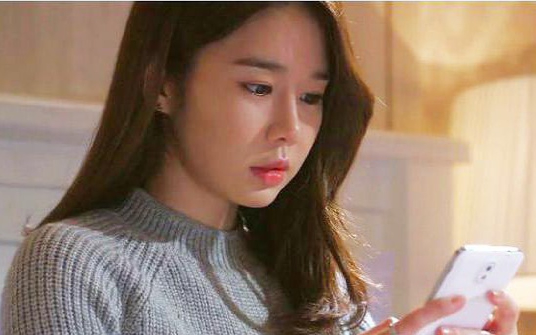 Vợ choáng váng khi bị chồng gọi là "con điên" với nhân tình - Ảnh 1.