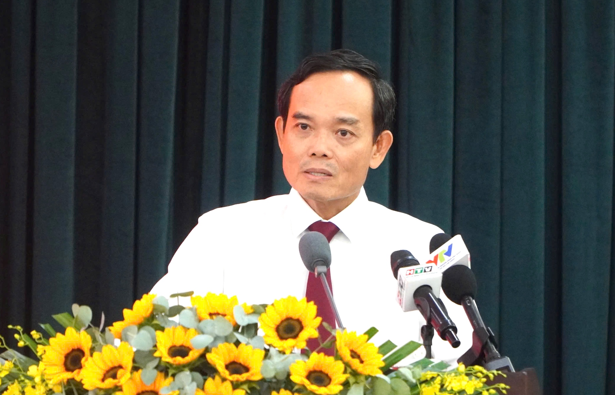 Bí thư Trần Lưu Quang: Cán bộ phải dấn thân, đúng vai, đúng việc - Ảnh 1.
