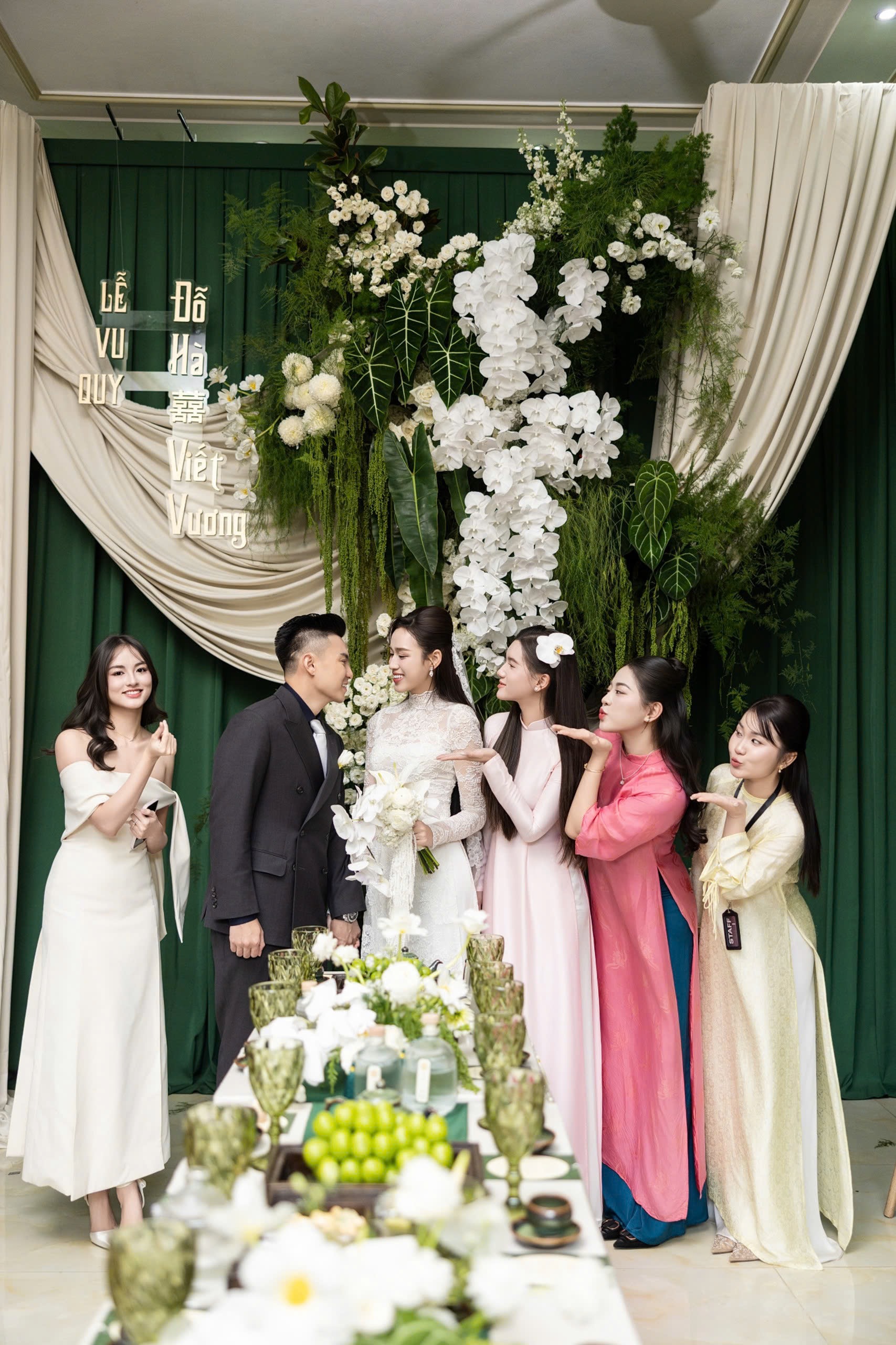 Hoa hậu Đỗ Thị Hà lên xe hoa với "thiếu gia" Tập đoàn Sơn Hải - Ảnh 8.