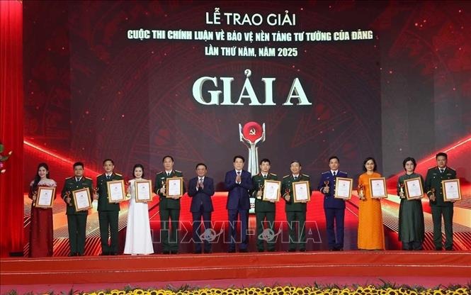 Trao giải Cuộc thi chính luận bảo vệ nền tảng tư tưởng của Đảng lần thứ 5, năm 2025 - Ảnh 3.