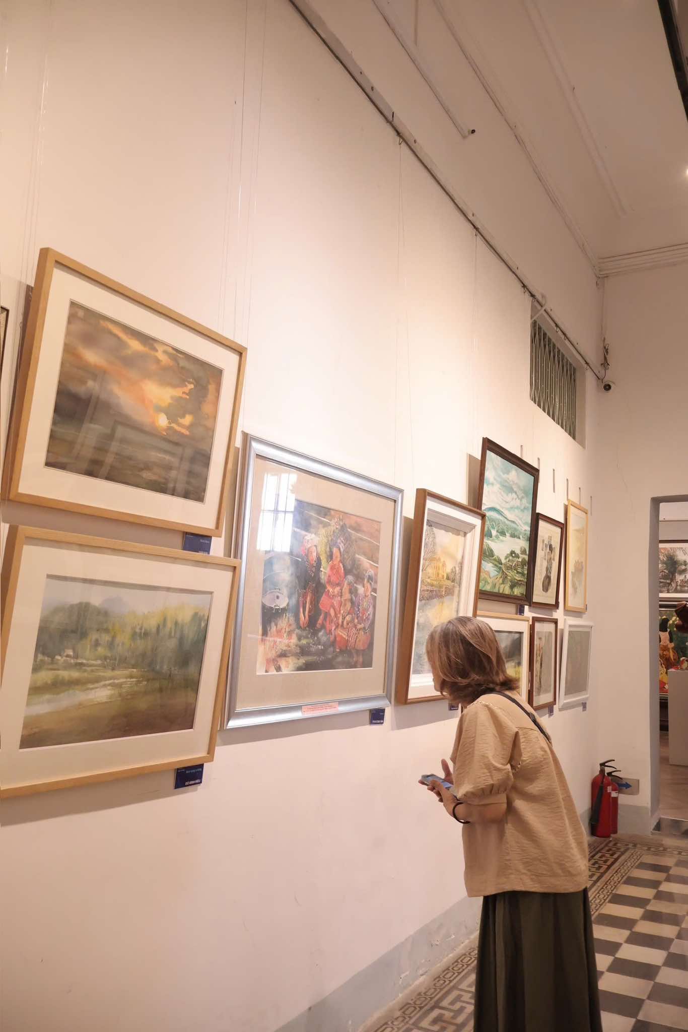 Hào hứng với triển lãm mỹ thuật "Báo cáo thành quả Trại Sáng Tác" và "Sáng tác mới" năm 2025 - Ảnh 3.