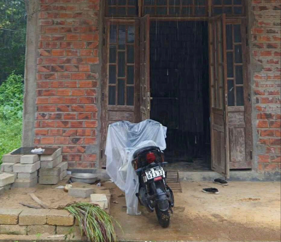 Học sinh lớp 6 mất trí nhớ tạm thời sau tai nạn do áo mưa - Ảnh 2. Học sinh lớp 6 mất trí nhớ tạm thời sau tai nạn do áo mưa - Ảnh 2.