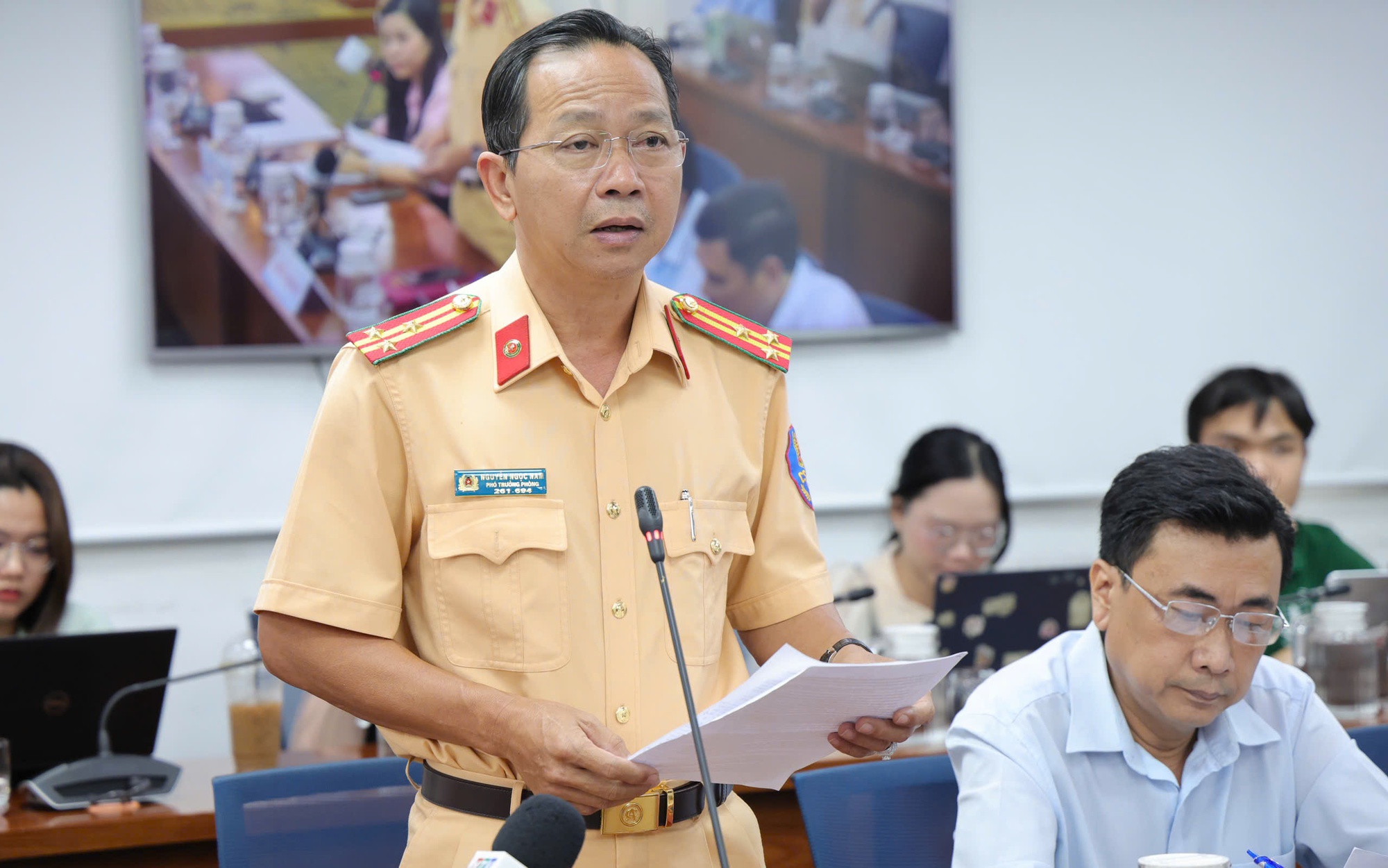 Xã Tân Nhựt, TP HCM: Ra quân lập lại trật tự lòng, lề đường, vỉa hè dịp cuối năm 2025 - Ảnh 5.