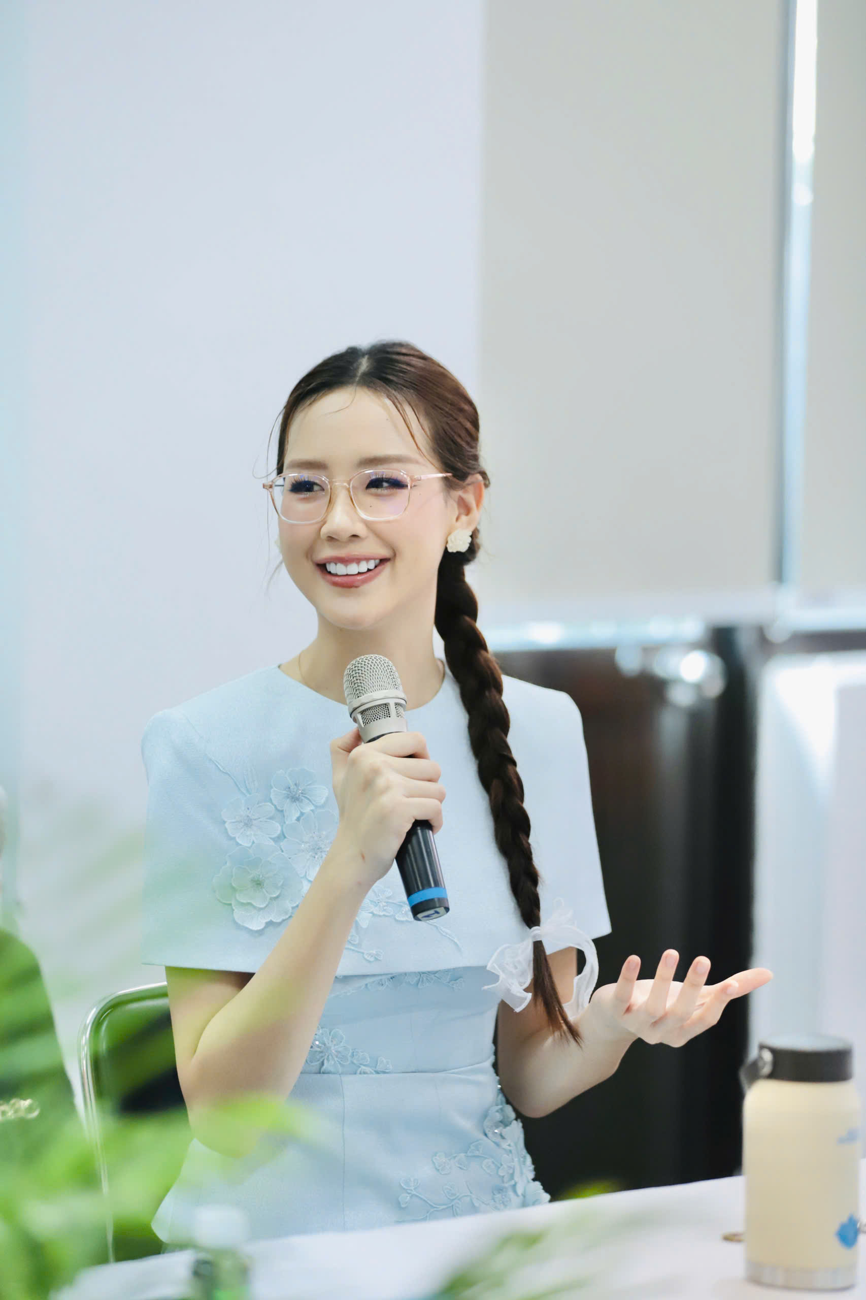 Mê làm đẹp, nhiều phụ nữ trở thành bản sao của người khác - Ảnh 3.