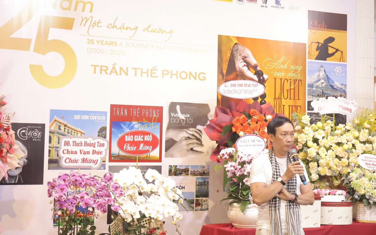 TP HCM: Khai mạc triển lãm ảnh "Nhiếp ảnh không biên giới" - Ảnh 2.