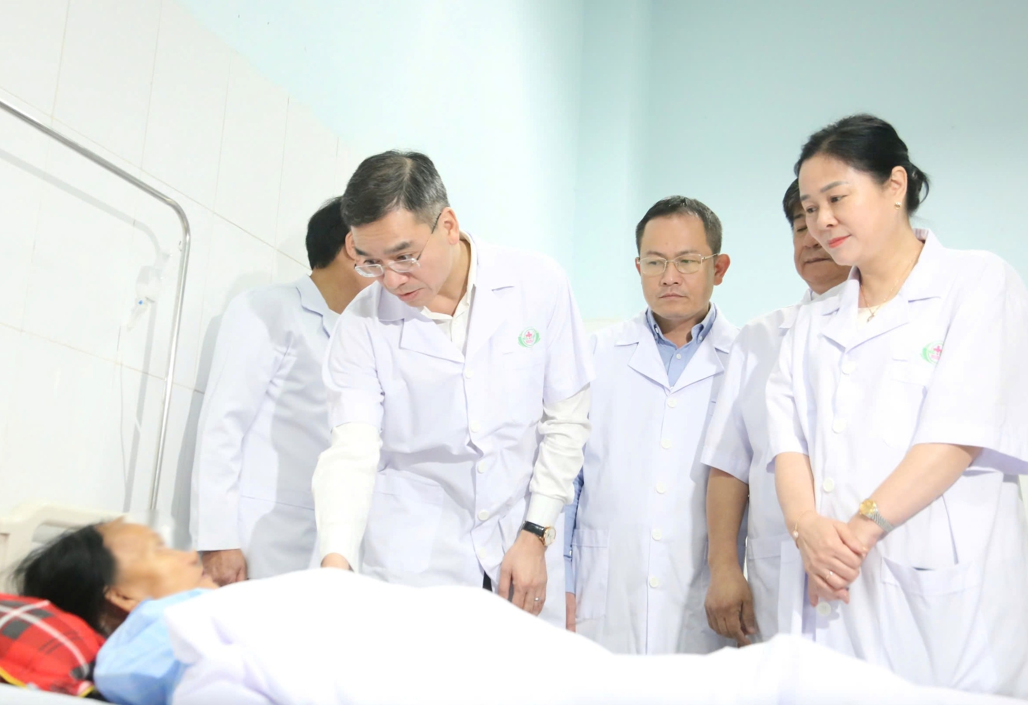 Thông tin mới về đối tượng đâm 7 người bị thương trong bệnh viện - Ảnh 2.