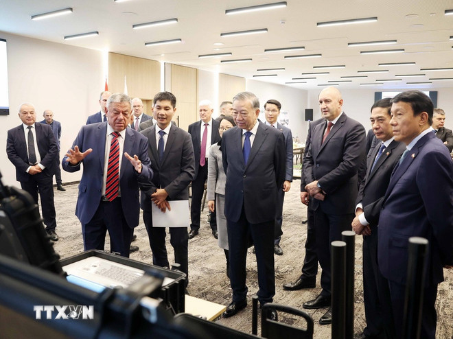 Tổng Bí thư Tô Lâm thăm Công ty công nghiệp quốc phòng Samel-90 của Bulgaria - Ảnh 3.
