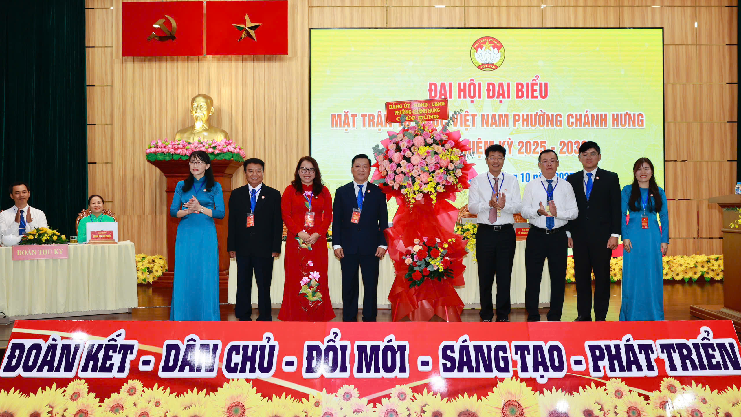 Quyết tâm xây dựng phường Chánh Hưng phát triển toàn diện, bền vững - Ảnh 3.