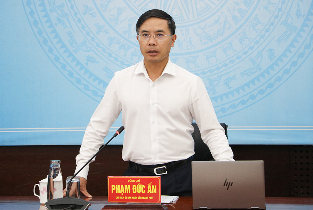 Chủ tịch Đà Nẵng nhấn mạnh đầu tư công Đà Nẵng cần thúc đẩy tiến độ nhanh chóng - Ảnh 1. Chủ tịch Đà Nẵng nhấn mạnh đầu tư công Đà Nẵng cần thúc đẩy tiến độ nhanh chóng - Ảnh 1.