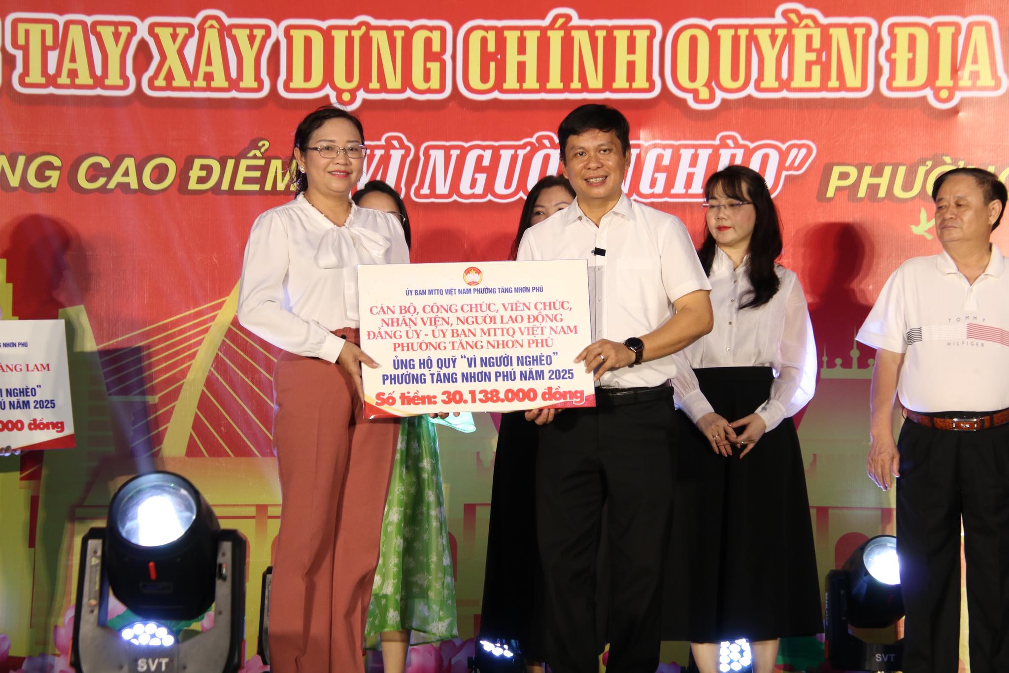 Phường Tăng Nhơn Phú phát động tháng cao điểm Vì người nghèo - Ảnh 4.
