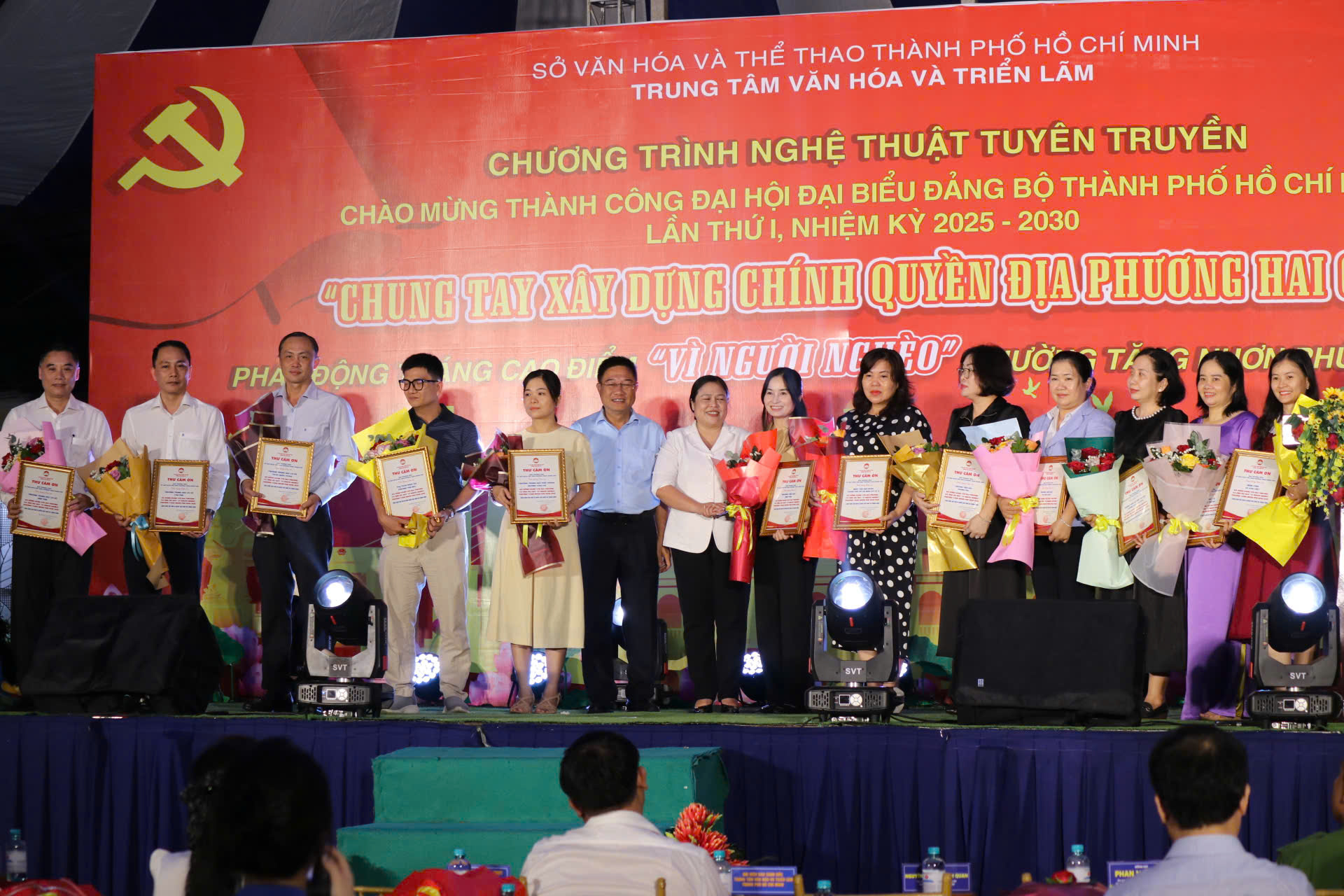 Phường Tăng Nhơn Phú phát động tháng cao điểm Vì người nghèo - Ảnh 10.