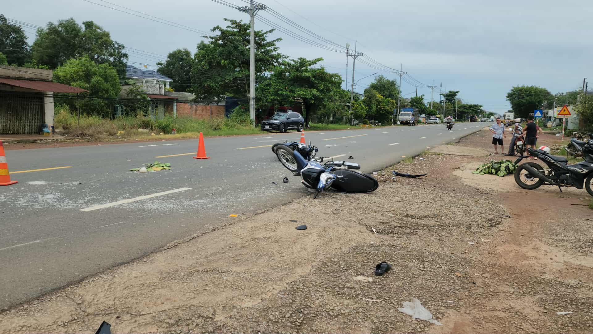 Tai nạn giao thông Đồng Nai , 2 người tử vong trong vụ va chạm nghiêm trọng - Ảnh 2. Tai nạn giao thông Đồng Nai , 2 người tử vong trong vụ va chạm nghiêm trọng - Ảnh 2.