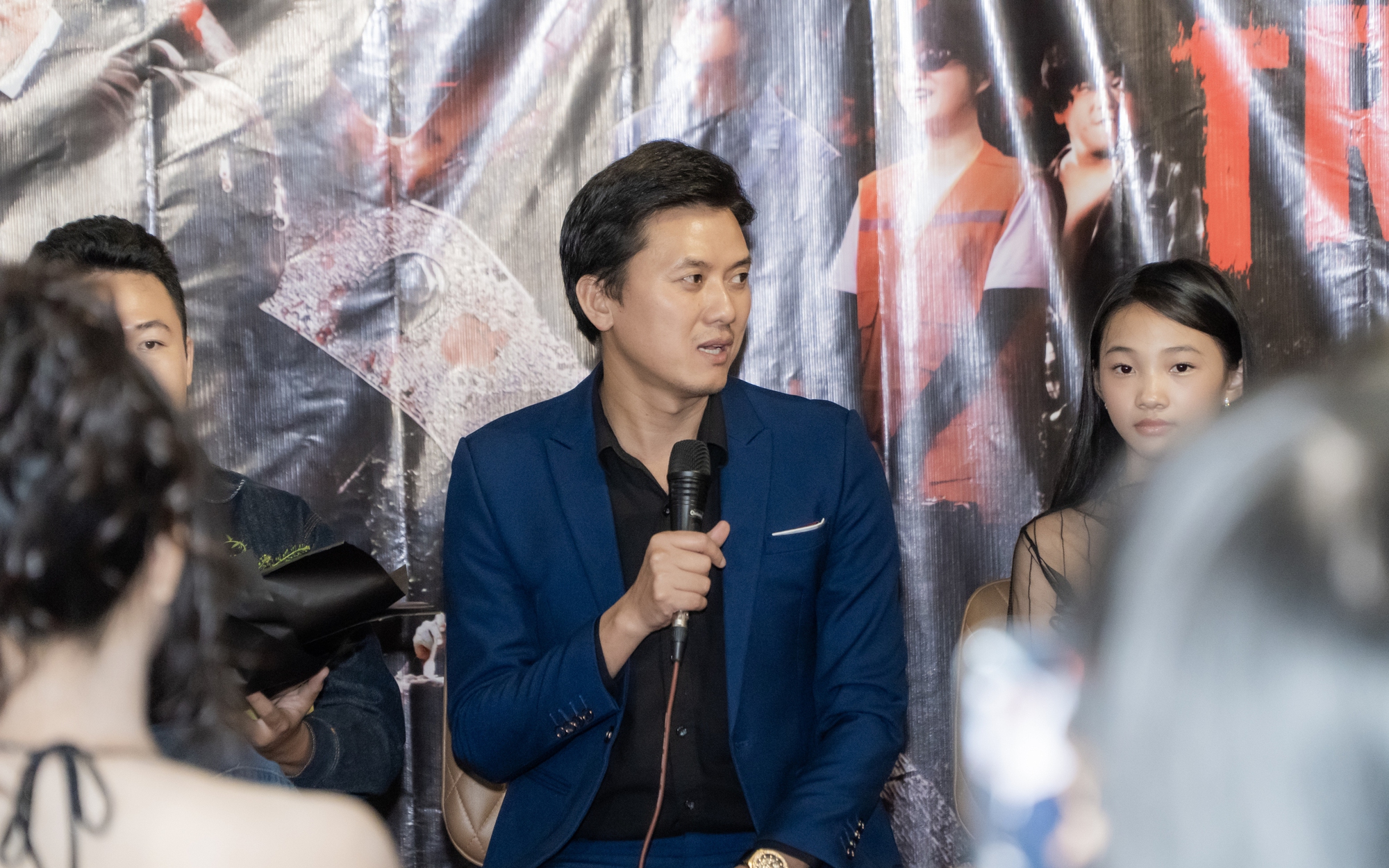 "Trăng điên" của Quách Ngọc Tuyên nhận "cơn mưa lời khen"   - Ảnh 2.