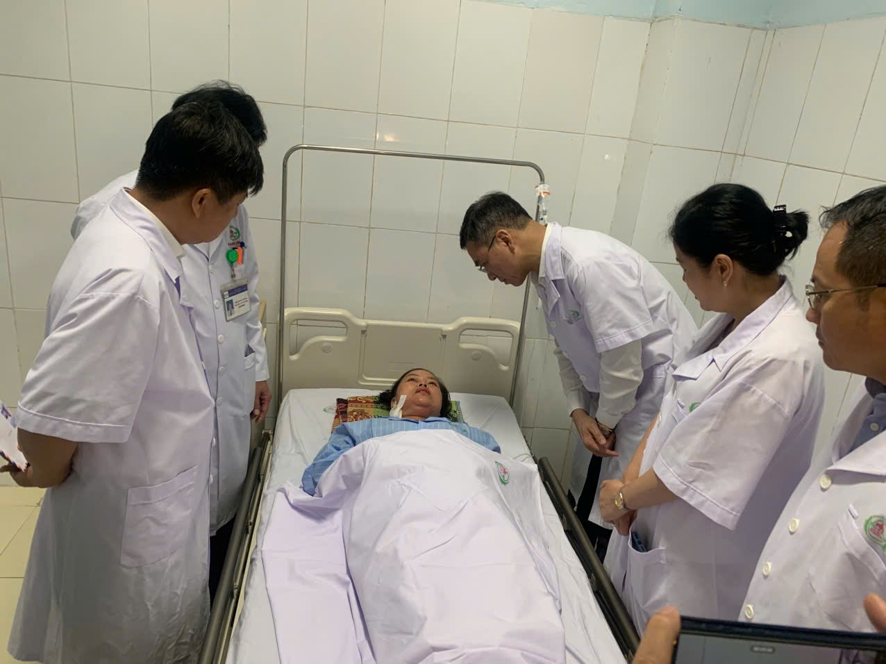 Bộ Y tế đề nghị Bộ Công an hỗ trợ bảo đảm ninh, an toàn bệnh viện - Ảnh 1.