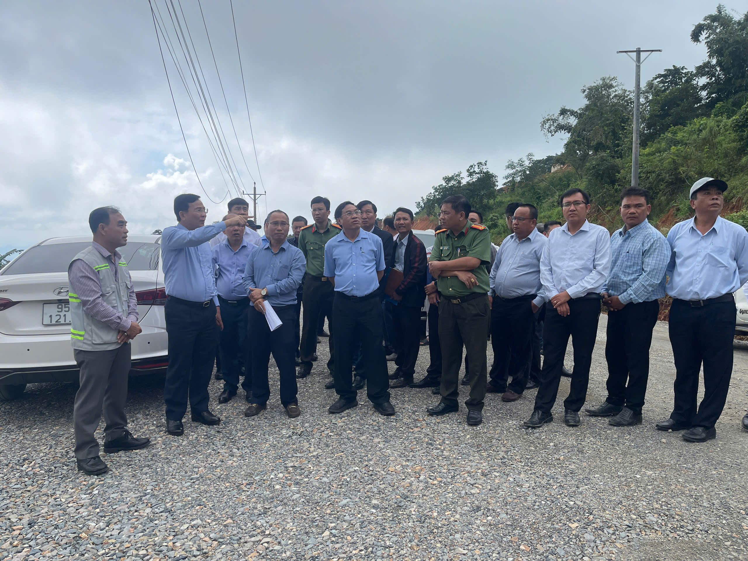 Điều chỉnh tiến độ Dự án Quốc lộ 28B, hoàn thành vào tháng 3-2026 - Ảnh 2.