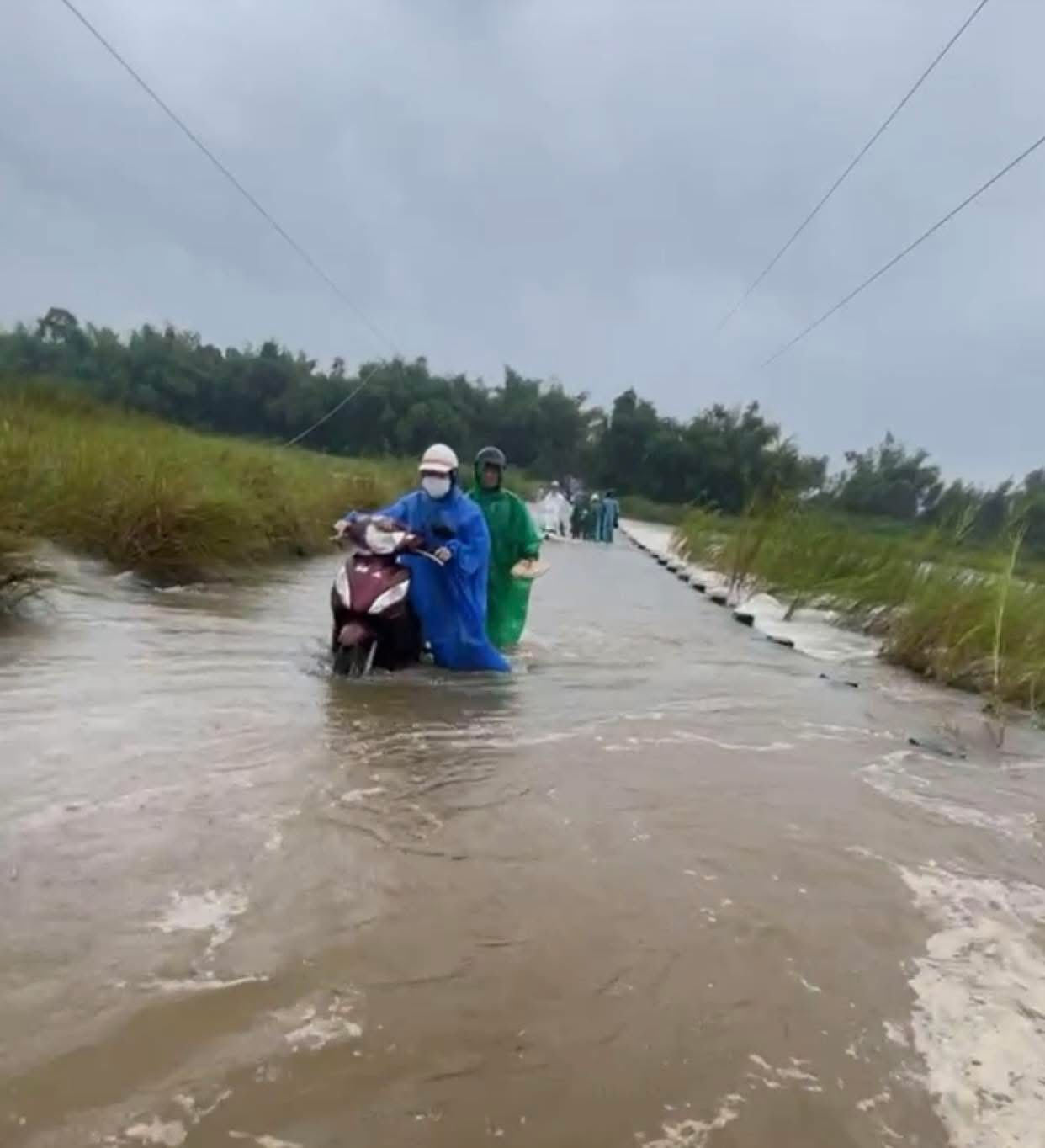 Thủy điện Sông Tranh 2 xả lũ lớn , Đà Nẵng lo ngập sâu - Ảnh 5. Thủy điện Sông Tranh 2 xả lũ lớn , Đà Nẵng lo ngập sâu - Ảnh 5.