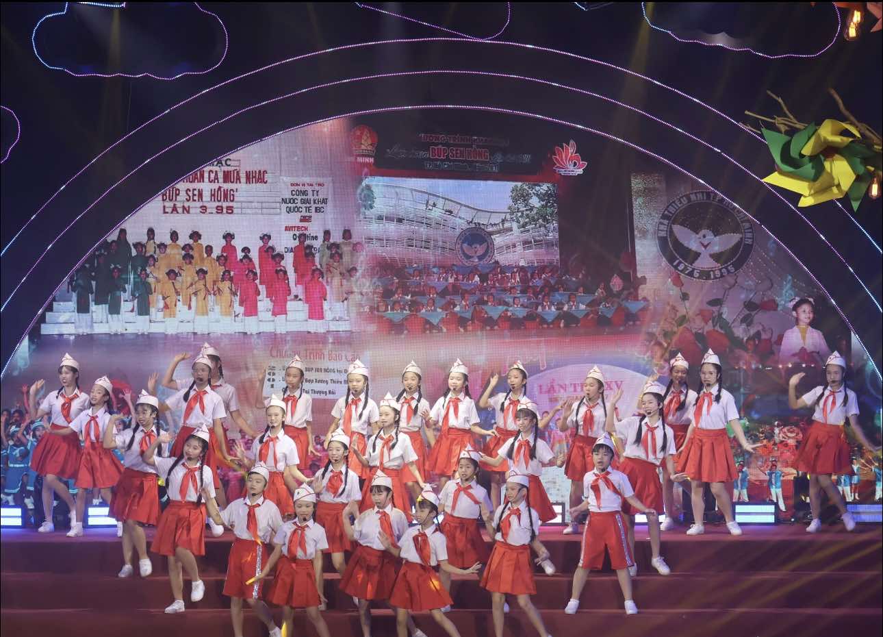 Thành Lộc, Hữu Nghĩa xúc động tại Nhà Thiếu nhi Thành phố - Ảnh 3.