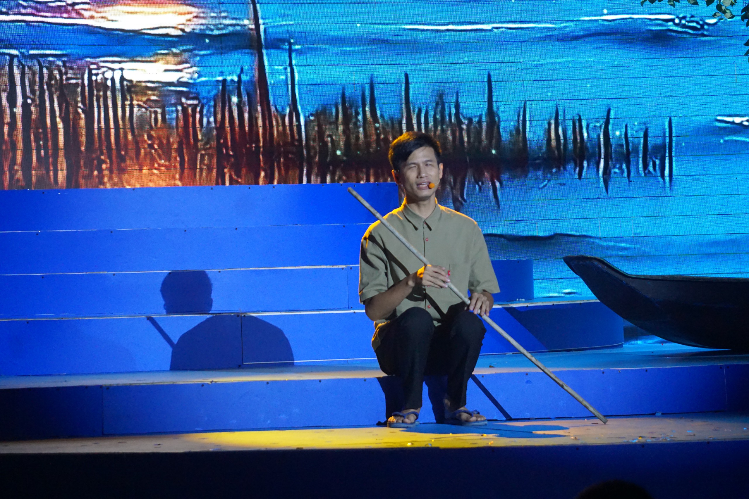 Khán giả cổ vũ Hồng Quyên, Trọng Phúc, Kim Tử Long trong đêm nhạc kịch "Mộng phù hoa" - Ảnh 7.