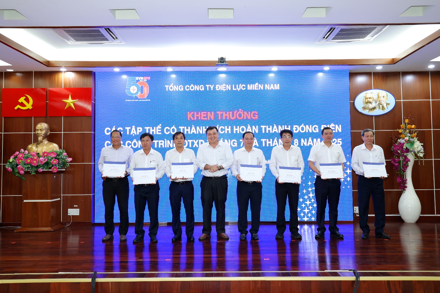 EVNSPC và những con số ấn tượng trong 9 tháng năm 2025 - Ảnh 8.