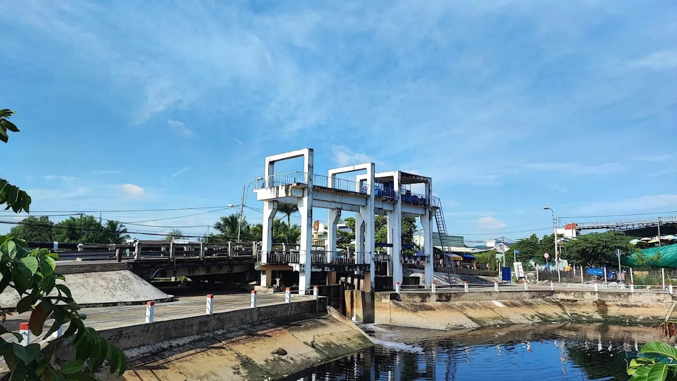 TP HCM: Từ 28-10, ôtô không được qua cầu Tân Kiên - Ảnh 1.