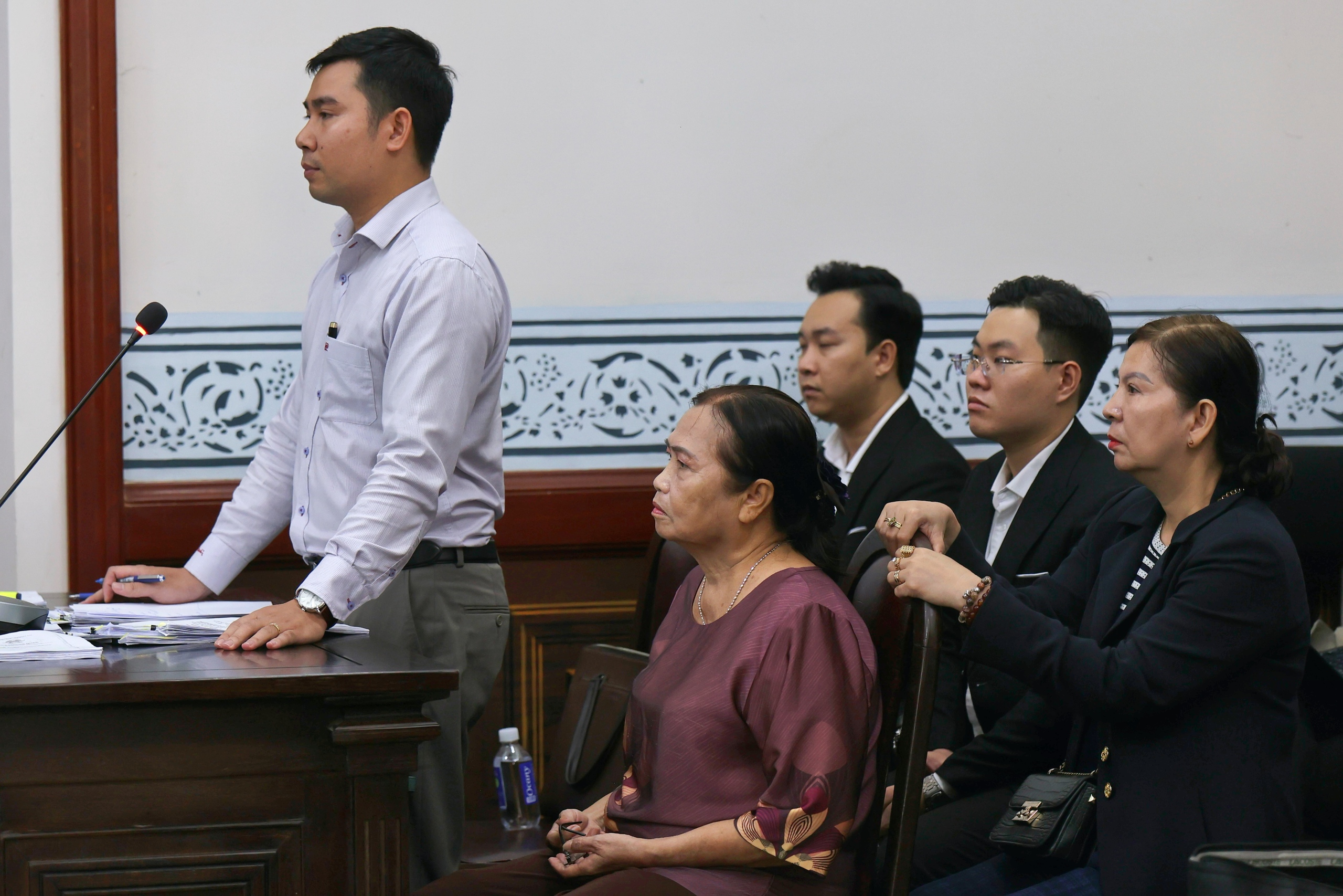 Vì sao mẹ Đức Tiến không có tên trong di chúc ở Mỹ vẫn được chia di sản? - Ảnh 2.