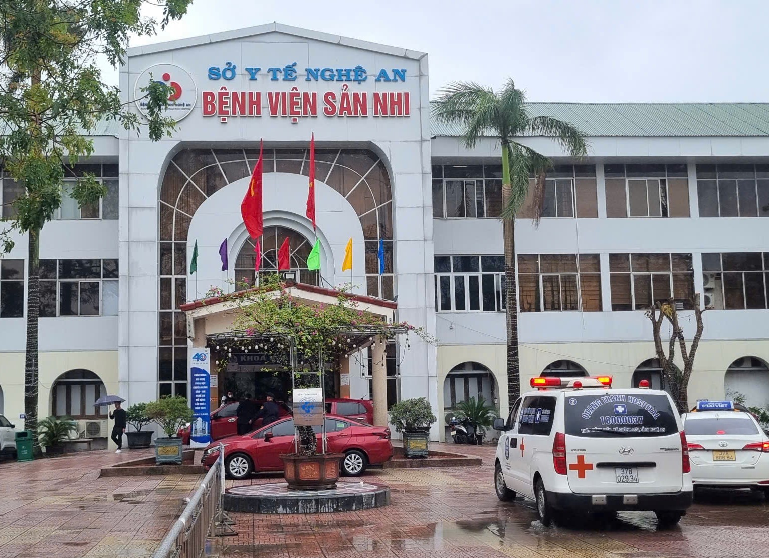 Diễn biến mới vụ dùng dao tấn công làm 7 người bị thương tại bệnh viện - Ảnh 2.