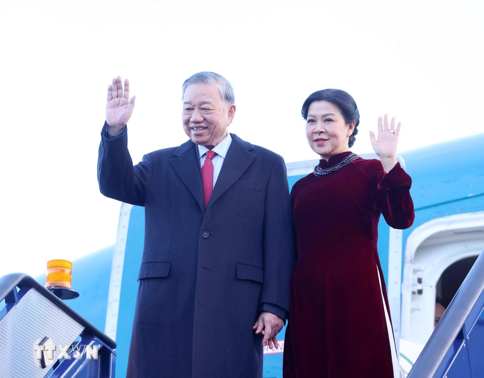 Tổng Bí thư Tô Lâm đến London, bắt đầu thăm Vương quốc Anh - Ảnh 1.