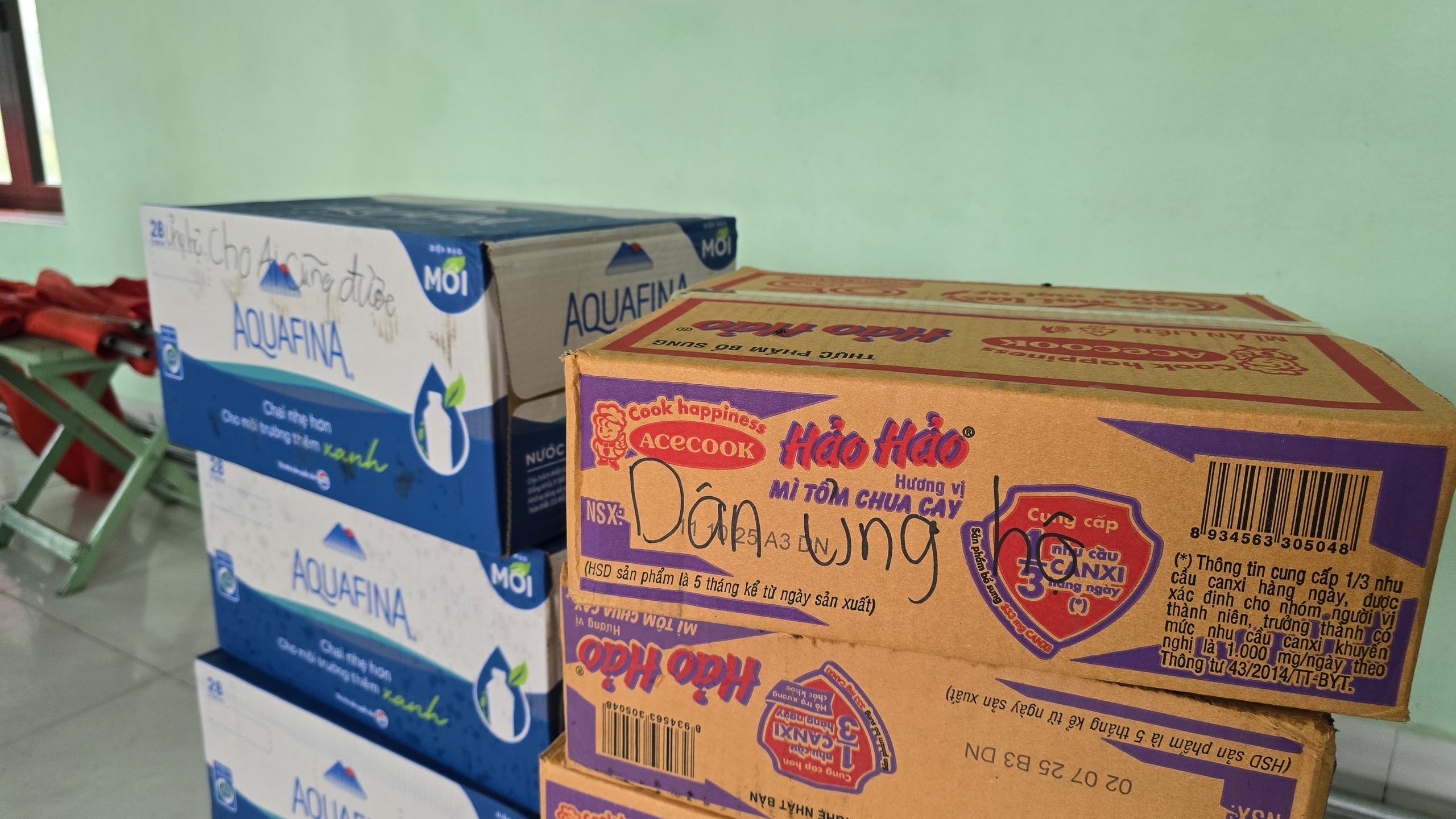 Đà Nẵng mưa lũ gây cô lập 10 xã người dân cùng nhau chi viện thực phẩm - Ảnh 8. Đà Nẵng mưa lũ gây cô lập 10 xã người dân cùng nhau chi viện thực phẩm - Ảnh 8.