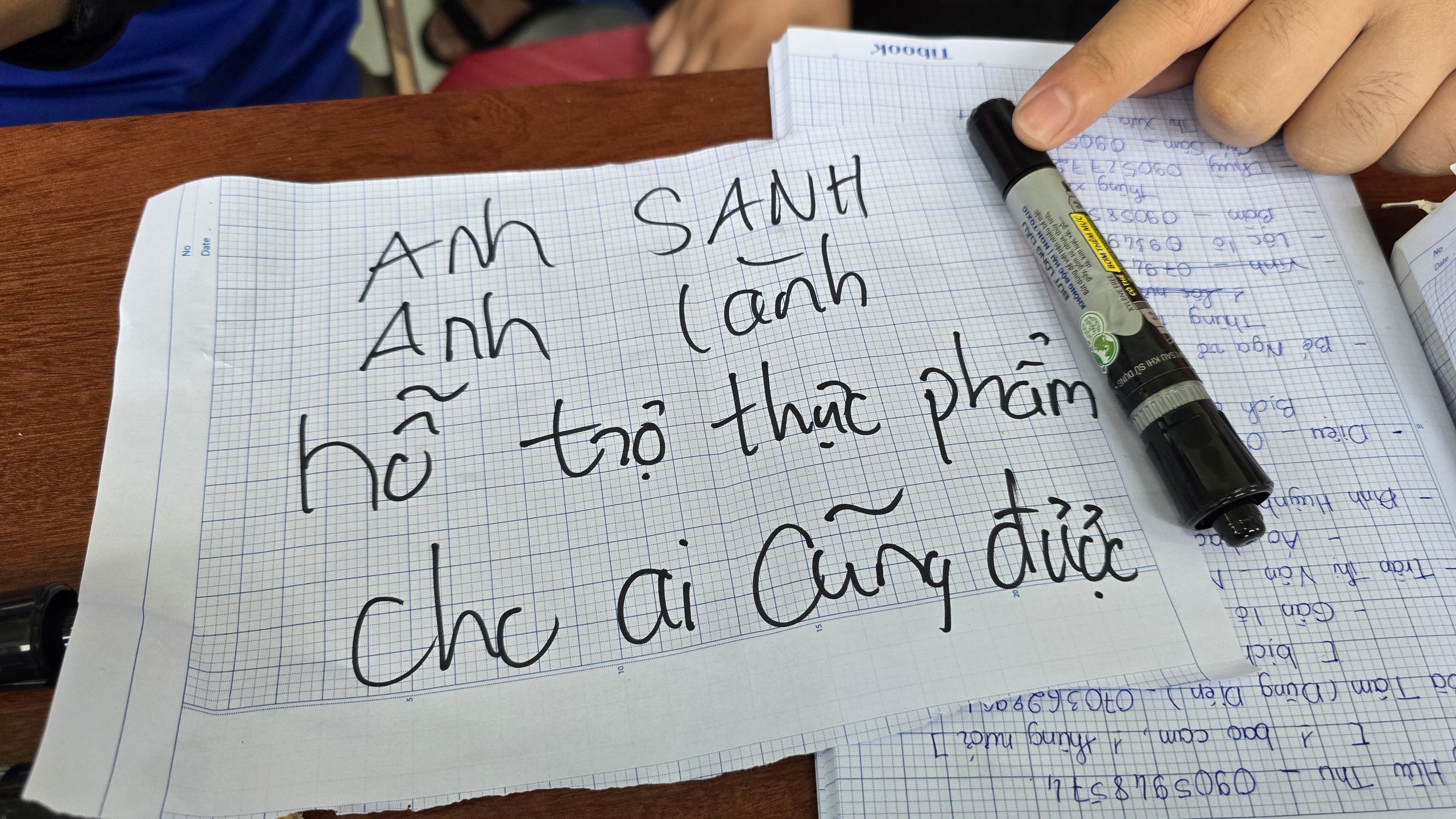 Đà Nẵng mưa lũ gây cô lập 10 xã người dân cùng nhau chi viện thực phẩm - Ảnh 6. Đà Nẵng mưa lũ gây cô lập 10 xã người dân cùng nhau chi viện thực phẩm - Ảnh 6.