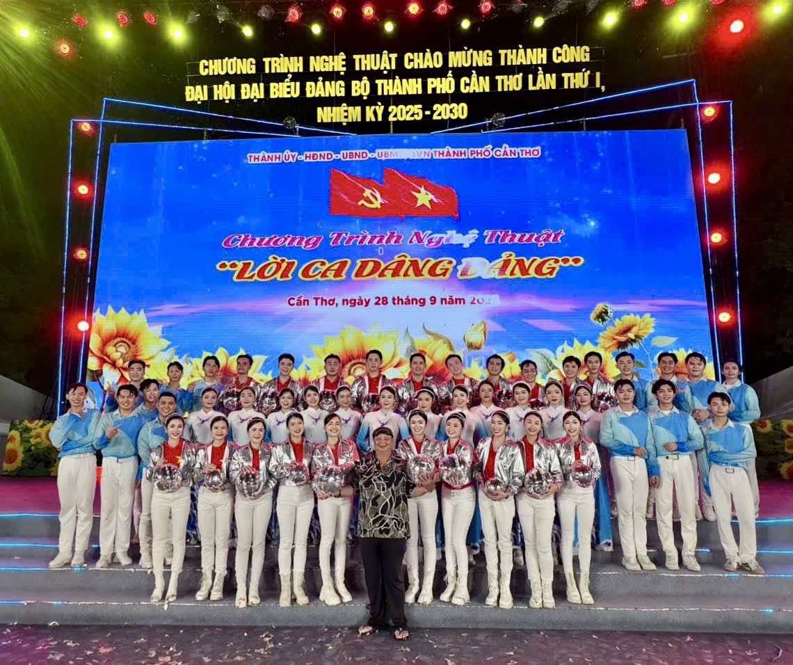 NSƯT Huỳnh Nhật Danh – Đạo diễn của những lễ hội sông nước - Ảnh 4.