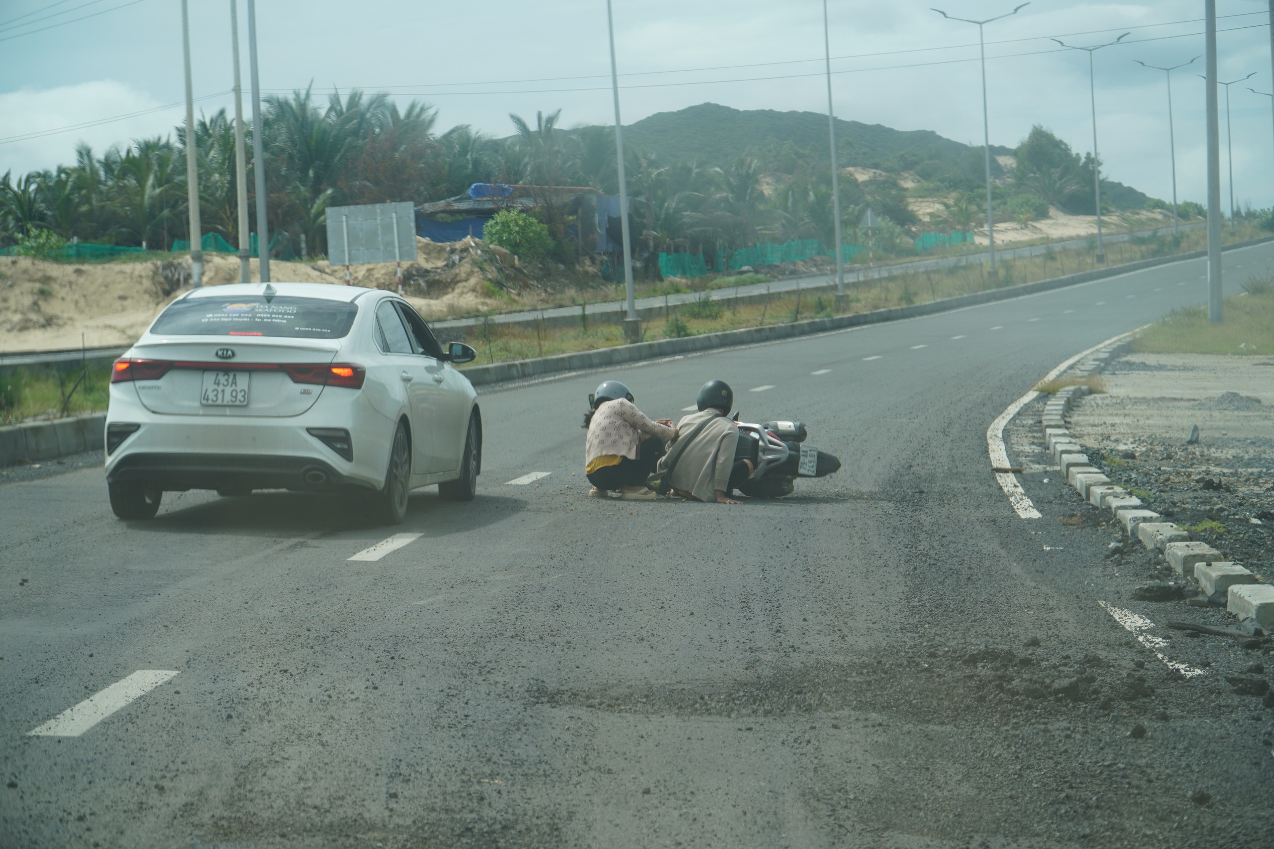 - Ảnh 2.  - Ảnh 2.