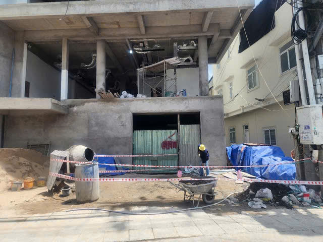 Khởi tố vụ phụ hồ bị tai nạn thương tâm ở Phú Quốc - Ảnh 2.