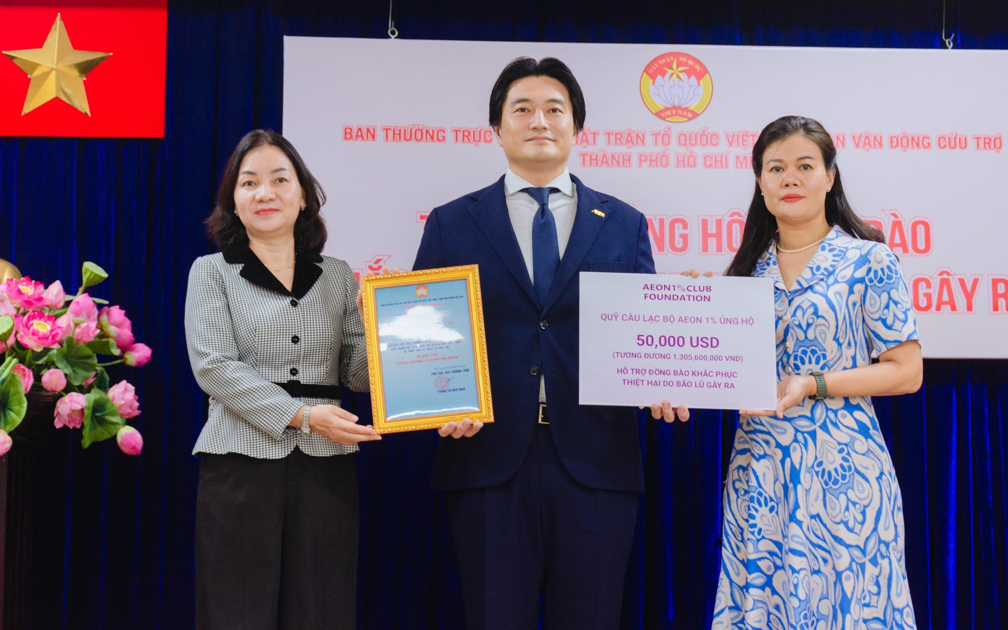 TPHCM: Thêm 4 tỉ đồng ủng hộ đồng bào vùng bão, lũ - Ảnh 3.