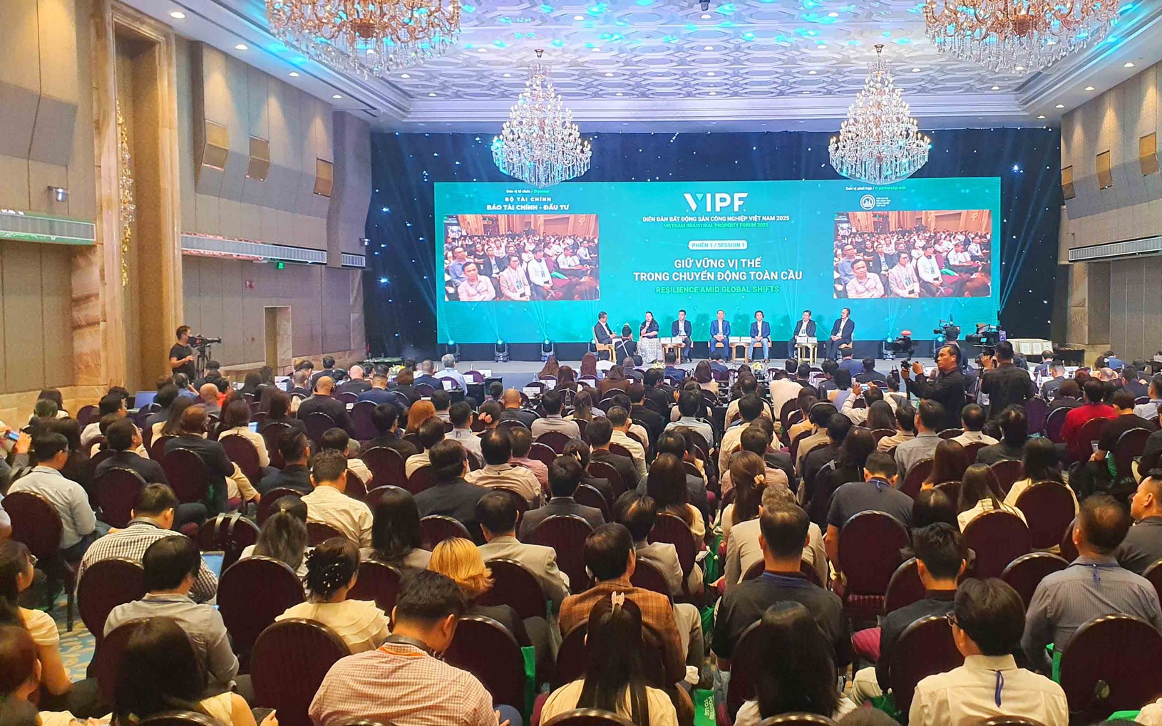 Hé lộ bất động sản trả lương cao cho nhân viên gần 40 triệu đồng / tháng - Ảnh 2. Hé lộ bất động sản trả lương cao cho nhân viên gần 40 triệu đồng / tháng - Ảnh 2.