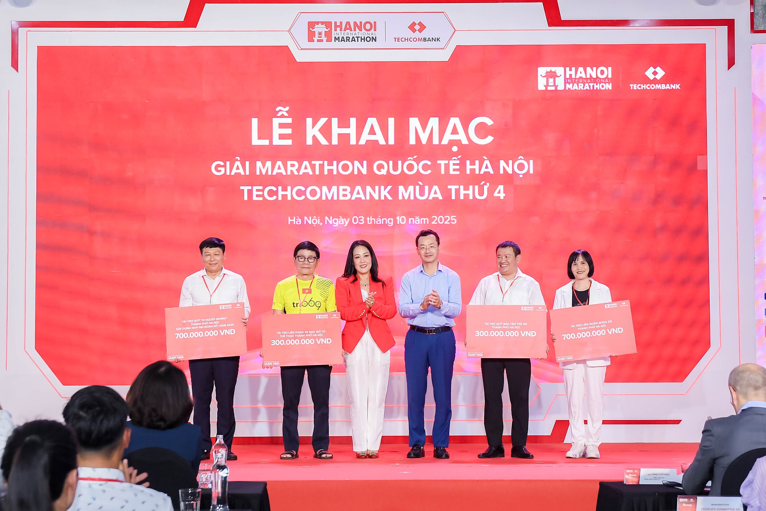 13.000 runners trong nước và quốc tế đua tài tại Giải Marathon Quốc tế Hà Nội Techcombank - Ảnh 4.
