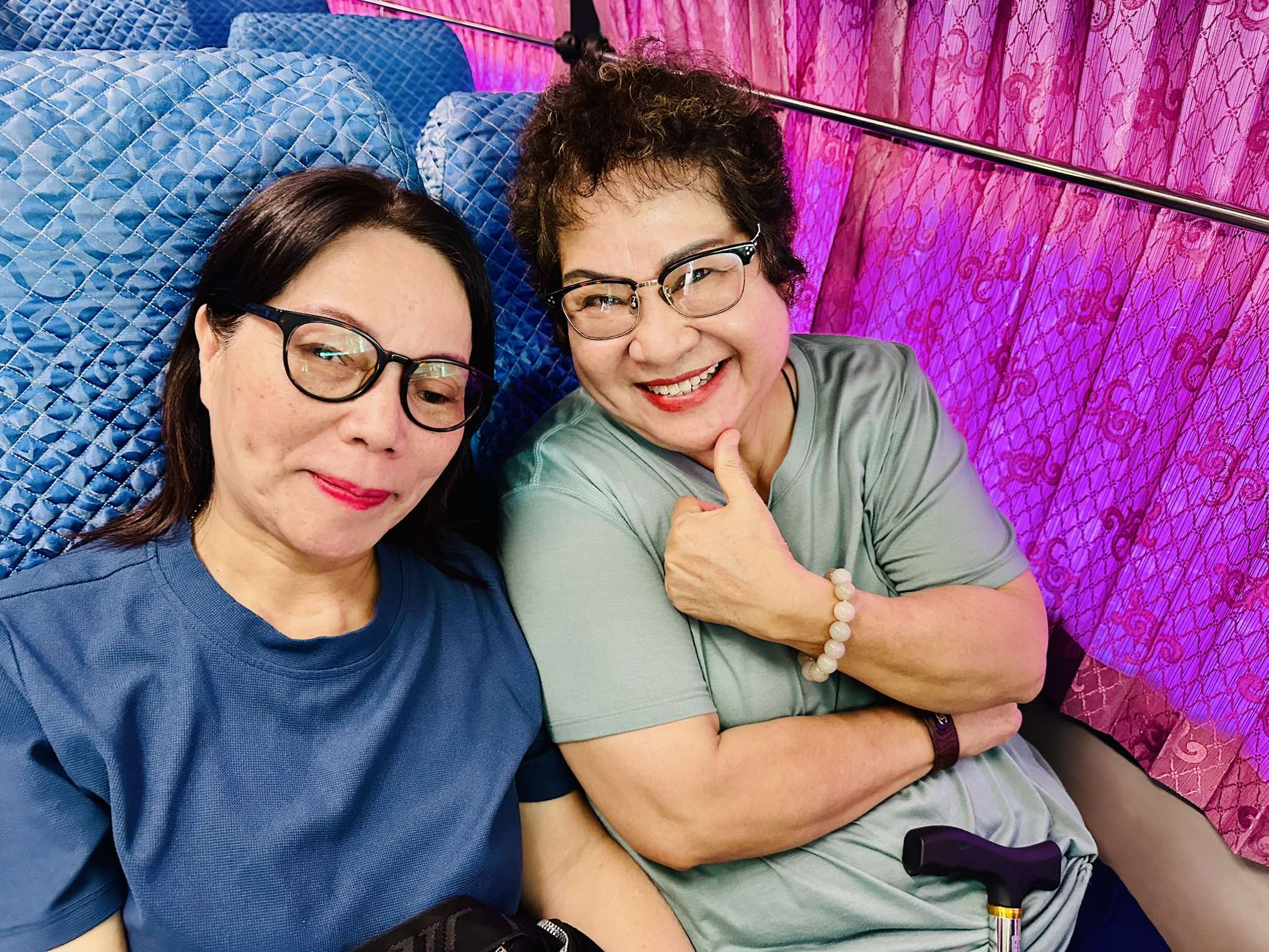 Thu Hà, Minh Vượng và đông nghệ sĩ lễ dâng hương Đền Vân Thị – Ninh Bình - Ảnh 4.