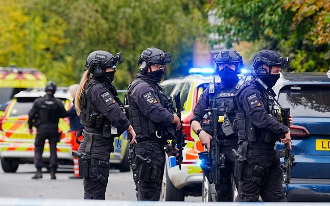 Đâm dao như “phim kinh dị” ở Anh - Ảnh 3.