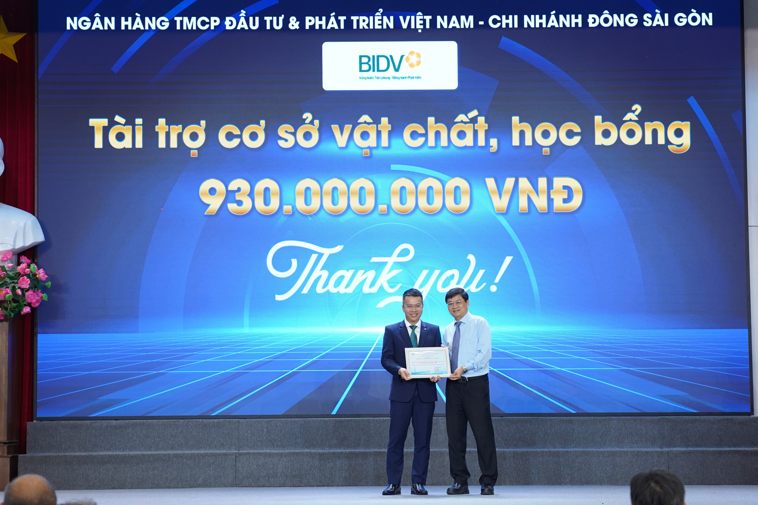 Hiệu trưởng ĐH cam kết phục vụ tốt nhất cho sinh viên - Ảnh 2.