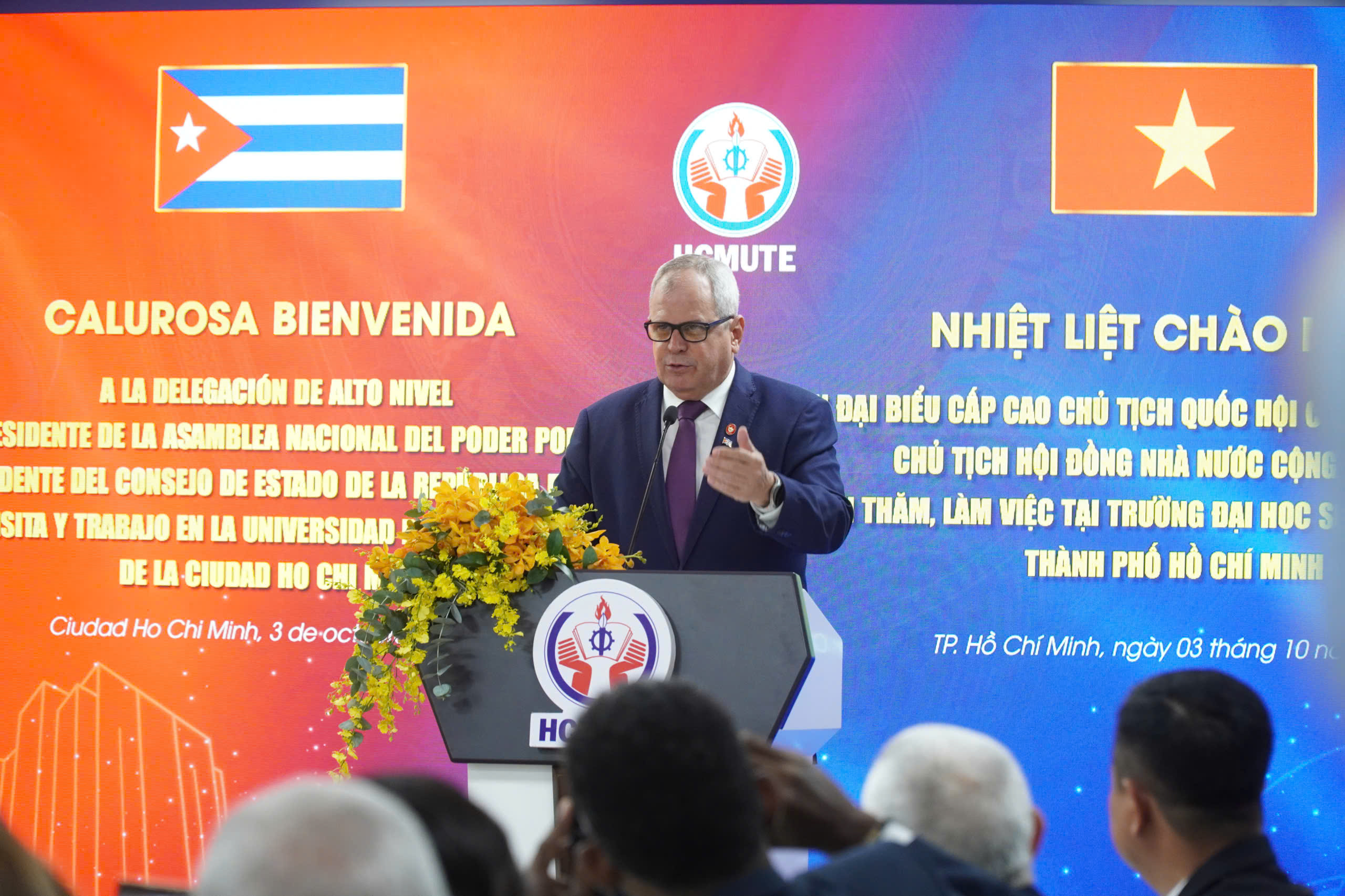 Chủ tịch Quốc hội Cuba thăm Trường ĐH Sư phạm Kỹ thuật TP HCM - Ảnh 3.