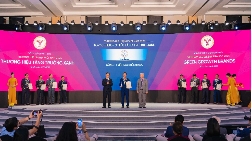 Yến sào Khánh Hòa vào Top 10 “Thương hiệu Tăng trưởng Xanh 2025” - Ảnh 1.